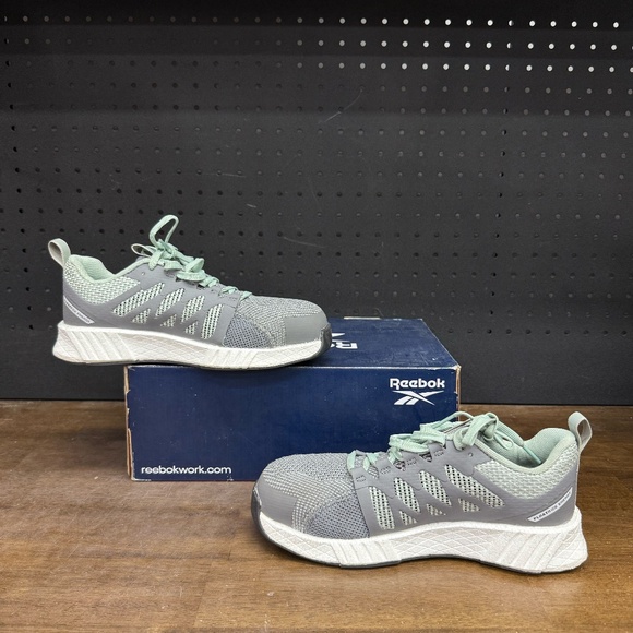 New W Box Womens Reebok Fusion FlexWeave Work Athletic Composite Sneakers Size 7 - Picture 2 of 5